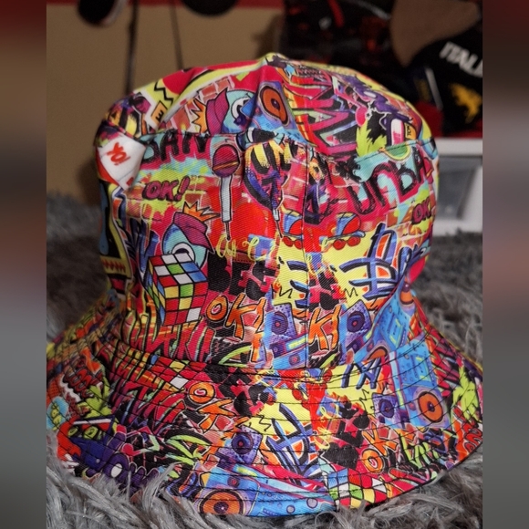 NWT - Choose Retro Graffiti Style 80s/90s Reversible Bucket Hat/ Unisex - Picture 5 of 17